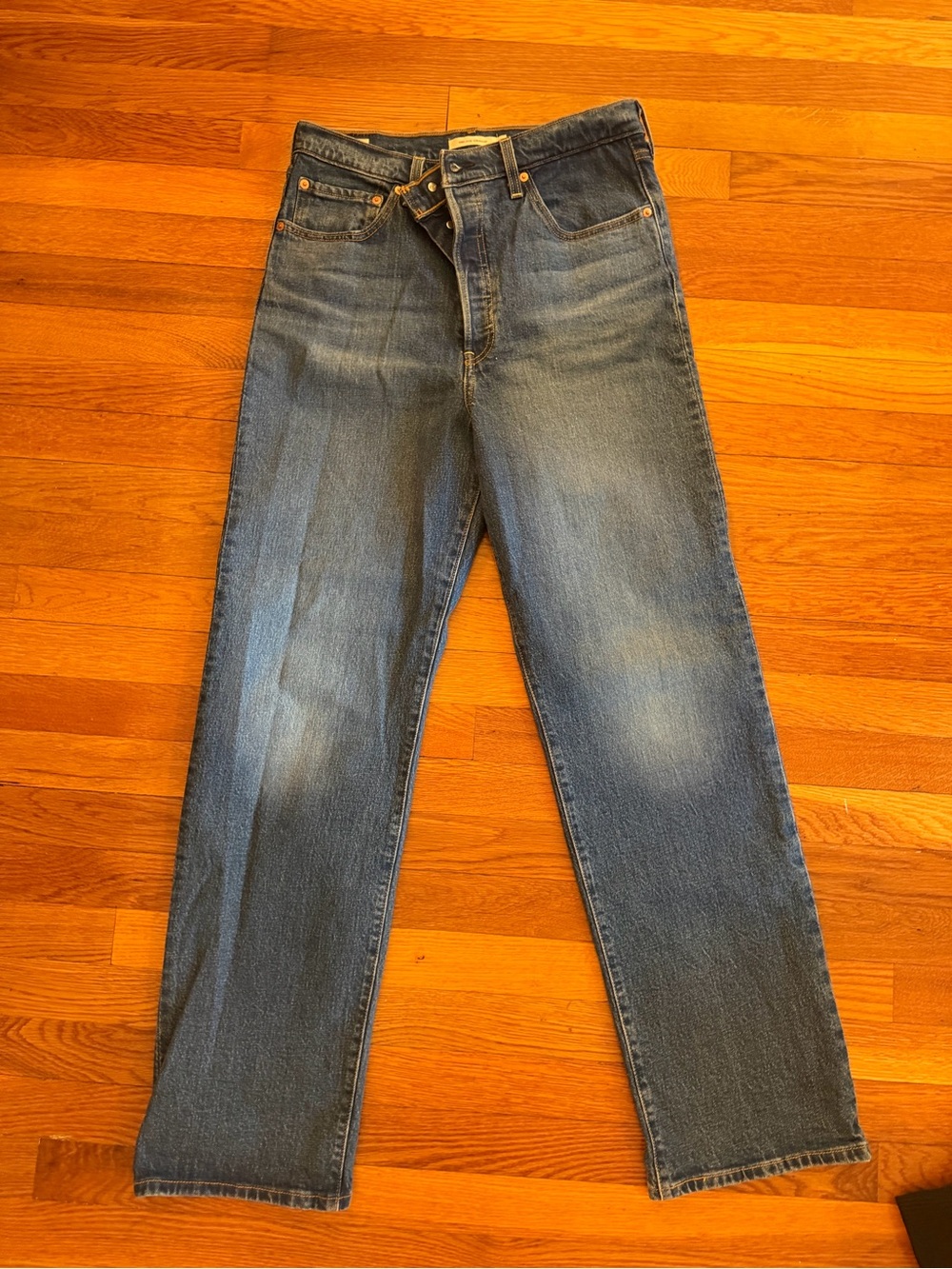 Levi's Men's Straight-Leg Jeans in Medium Blue Wash